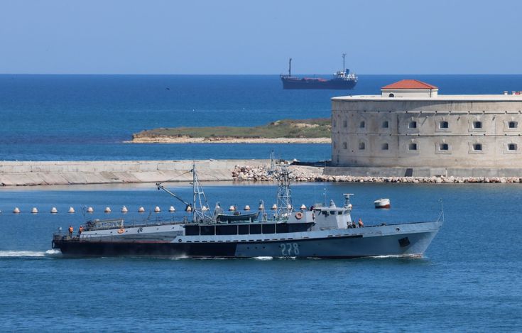 Обои Севастополь, памятник затопленным кораблям на рабочий