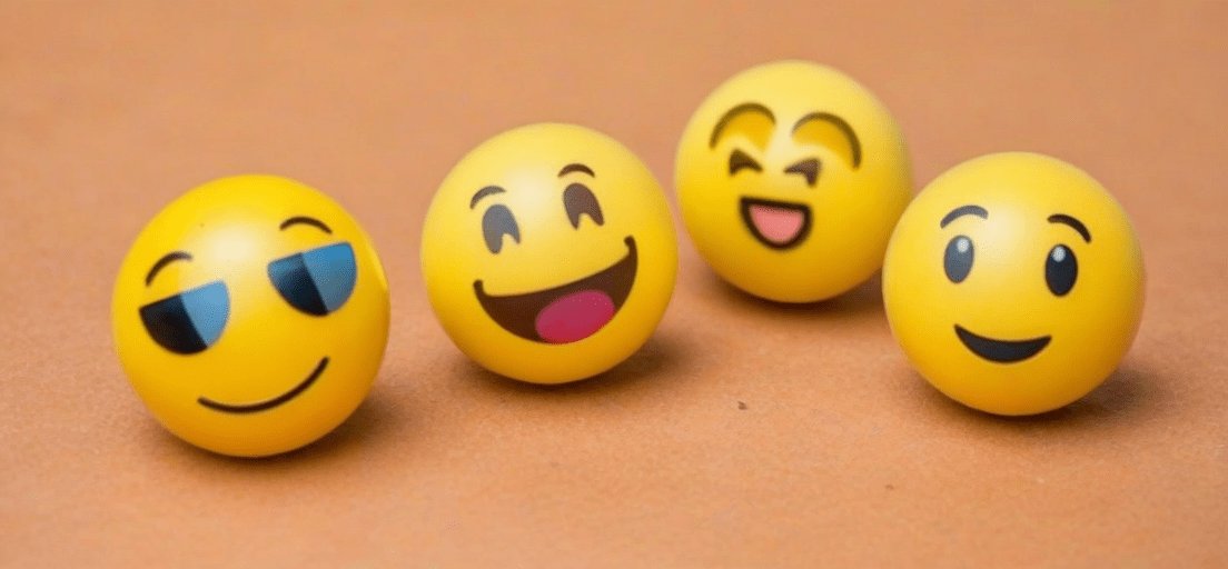 Emoji смайлик улыбка 3d желтый PNG , выражение, Smiley