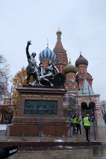 Памятник Минину и Пожарскому — Рувики