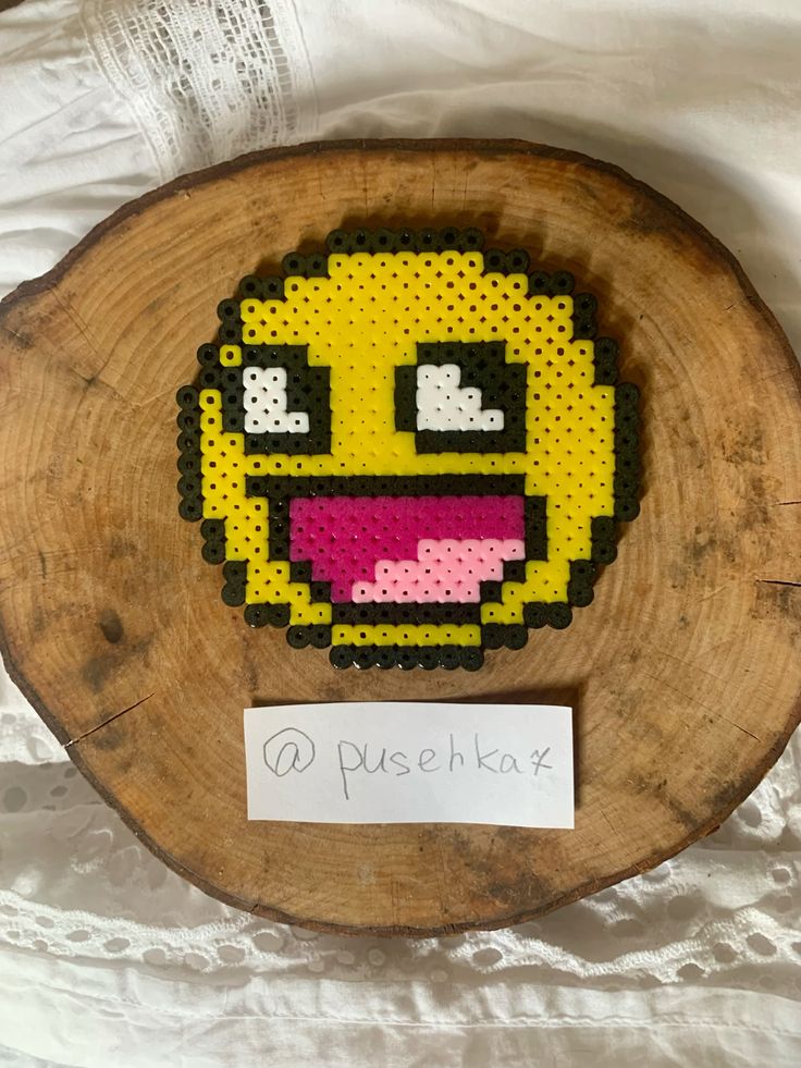 Diy Emoji Earphone Holder Perler Beads / Смайлик Органайзер